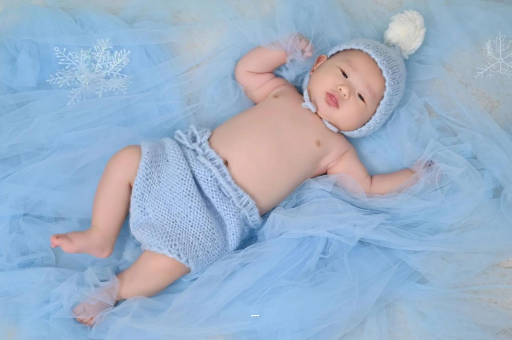 日土摸孕妇肚子沾喜气